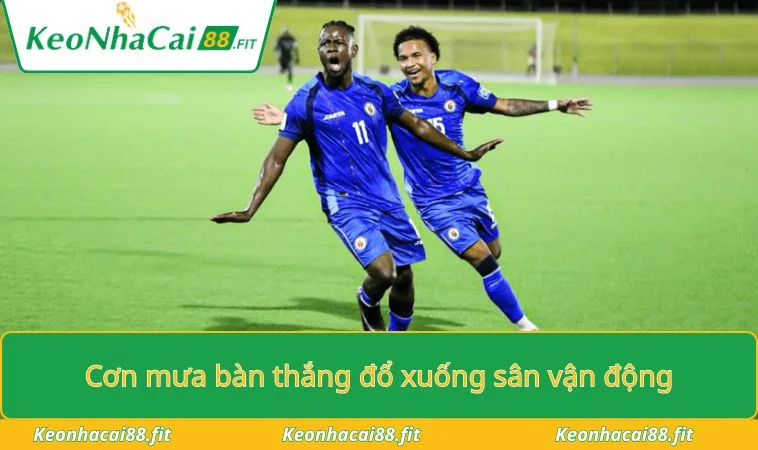 Cơn mưa bàn thắng đổ xuống sân vận động