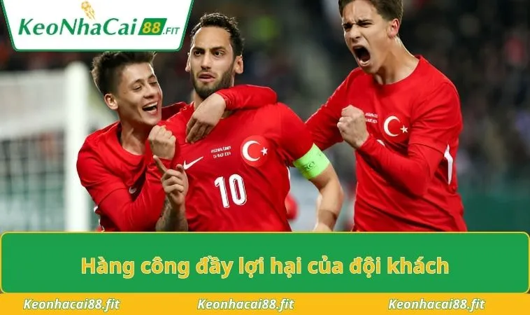 Hàng công đầy lợi hại của đội khách